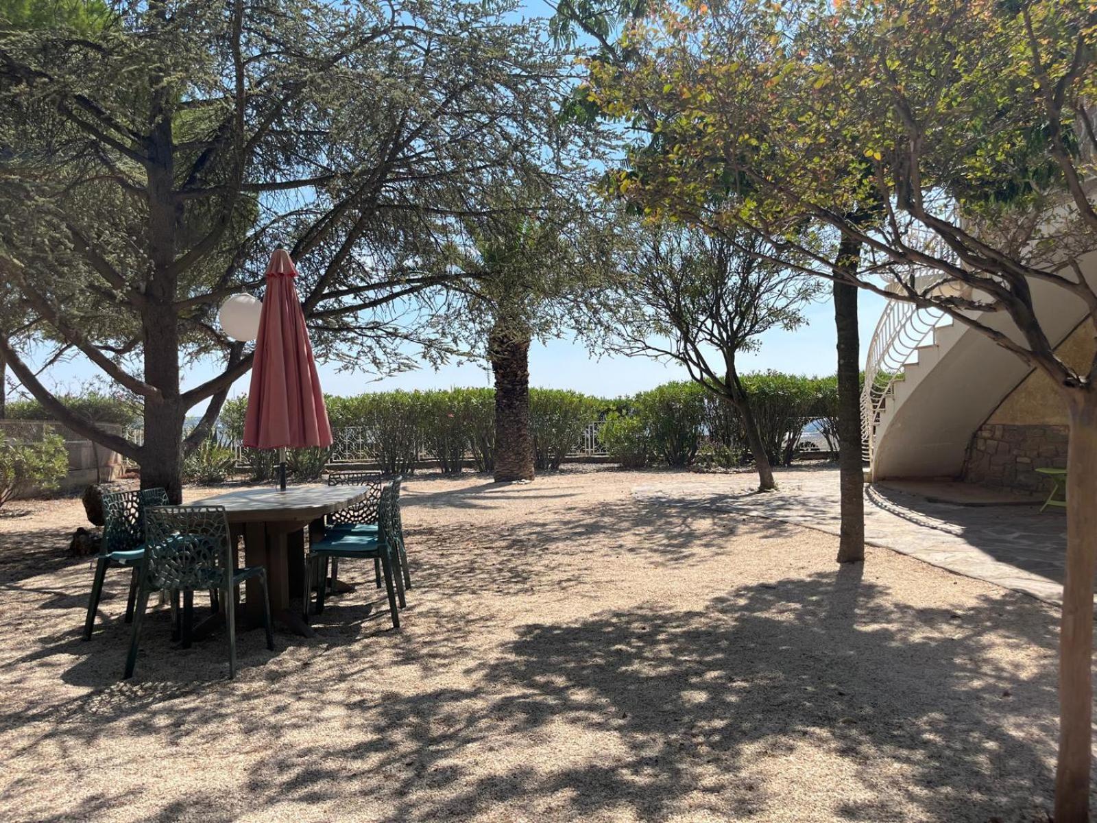 Meuble Tourisme 4*, Les Pieds Dans L'Eau, Villa Las Palmeras La Londe-les-Maures Dış mekan fotoğraf