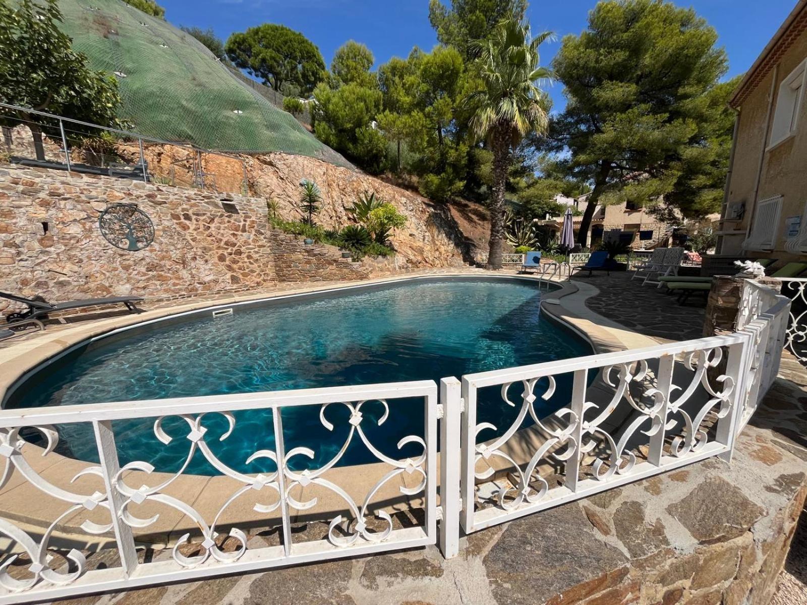 Meuble Tourisme 4*, Les Pieds Dans L'Eau, Villa Las Palmeras La Londe-les-Maures Dış mekan fotoğraf